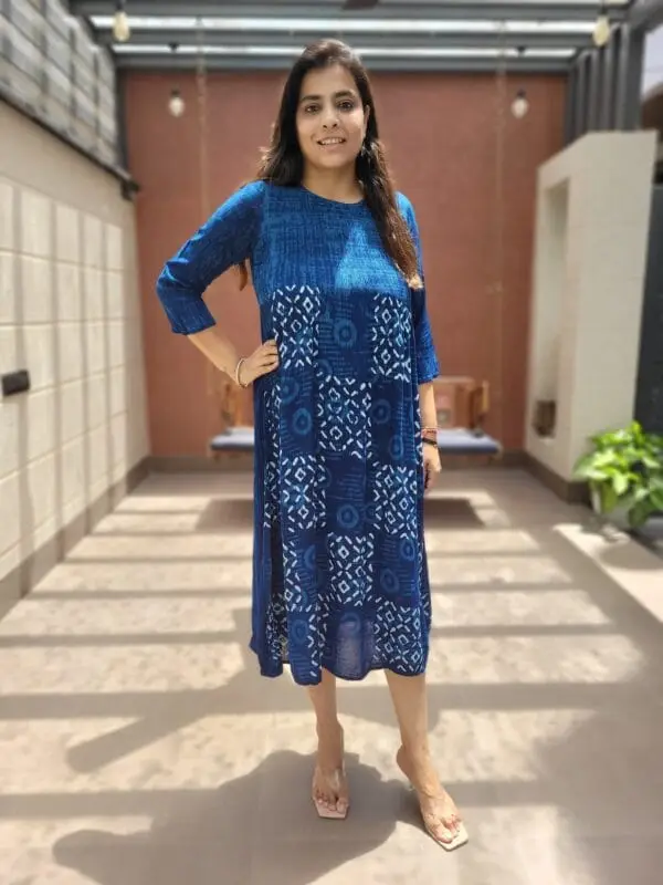 Middy Gown in Rayon Crush with Block Print