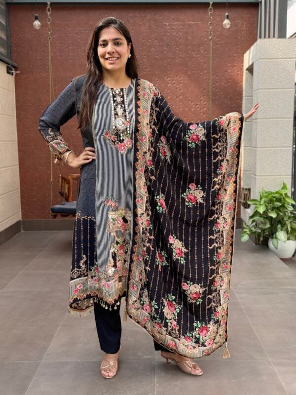 Natural Crepe with Badla & Mirror Work