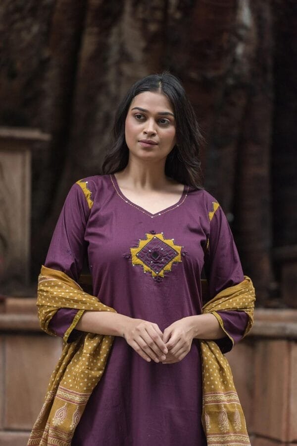 Elegant Cotton Suit with Kantha