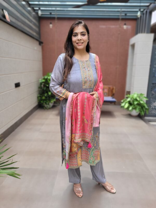 Stylish 3PC Set in Russian Silk
