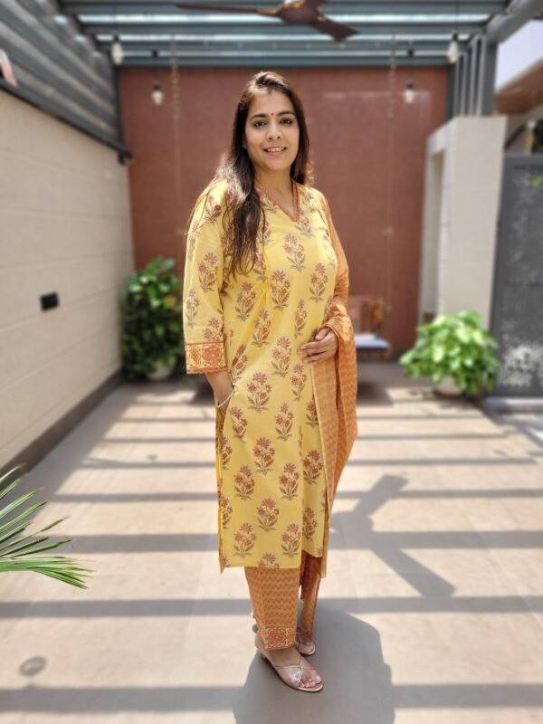 Cotton Suit Set with Crochet Lace Detailing