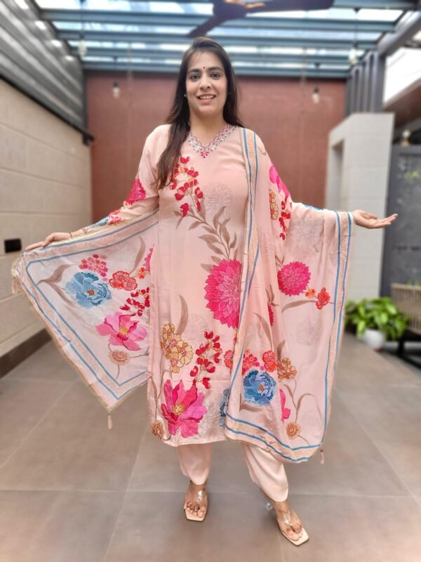 Natural Crepe Festive 3PC Set
