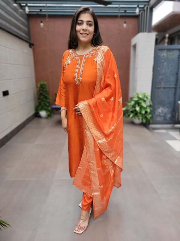 Dola Silk Handwork 3PC