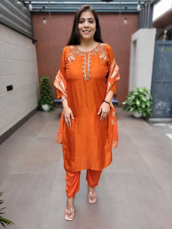 Dola Silk Handwork 3PC