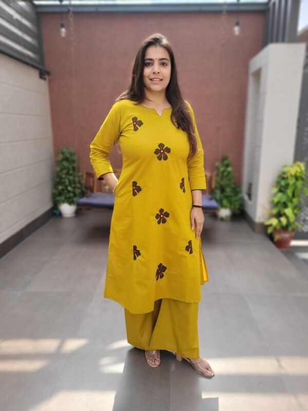 A-Line Appliqué 2PC Set