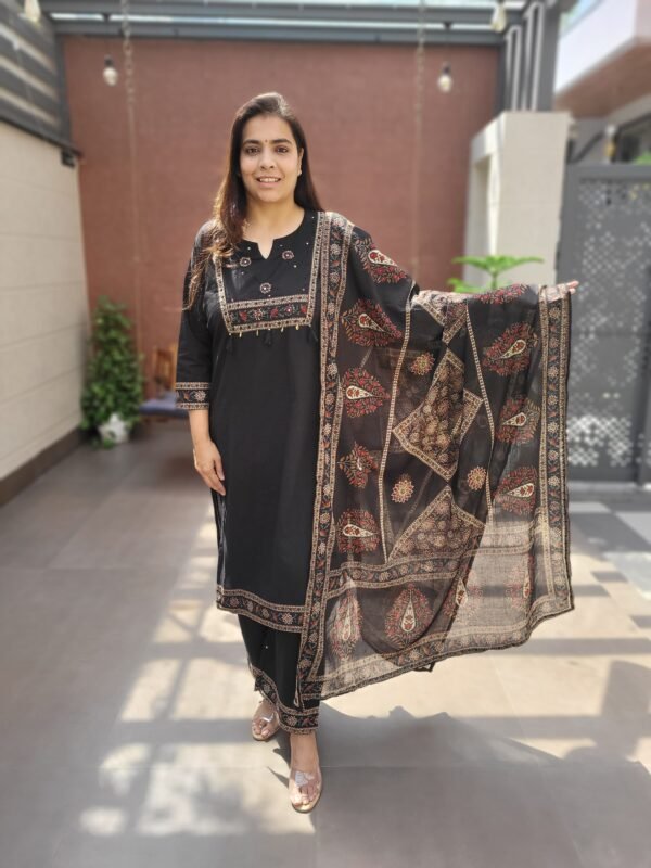 3PC Set with Handwork