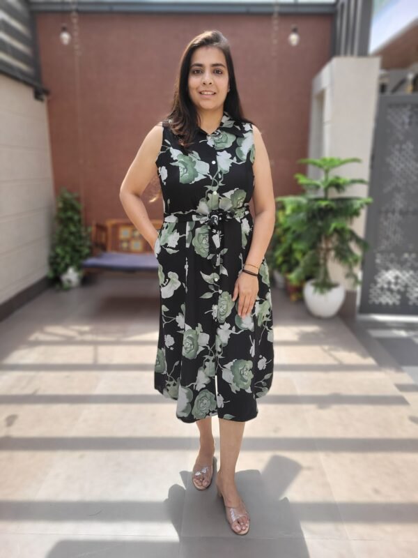 Middle Gown with Belt