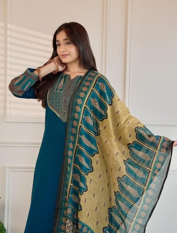 3PC Set with Handwork