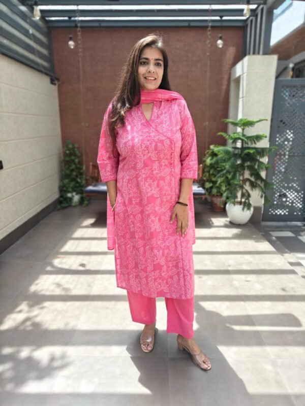 Cotton Slub Kurti with Scalloped Neckline
