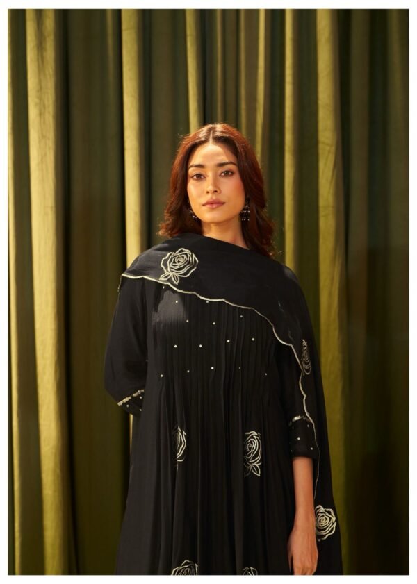 Mul Chanderi Embroidered 3PC Suit Set