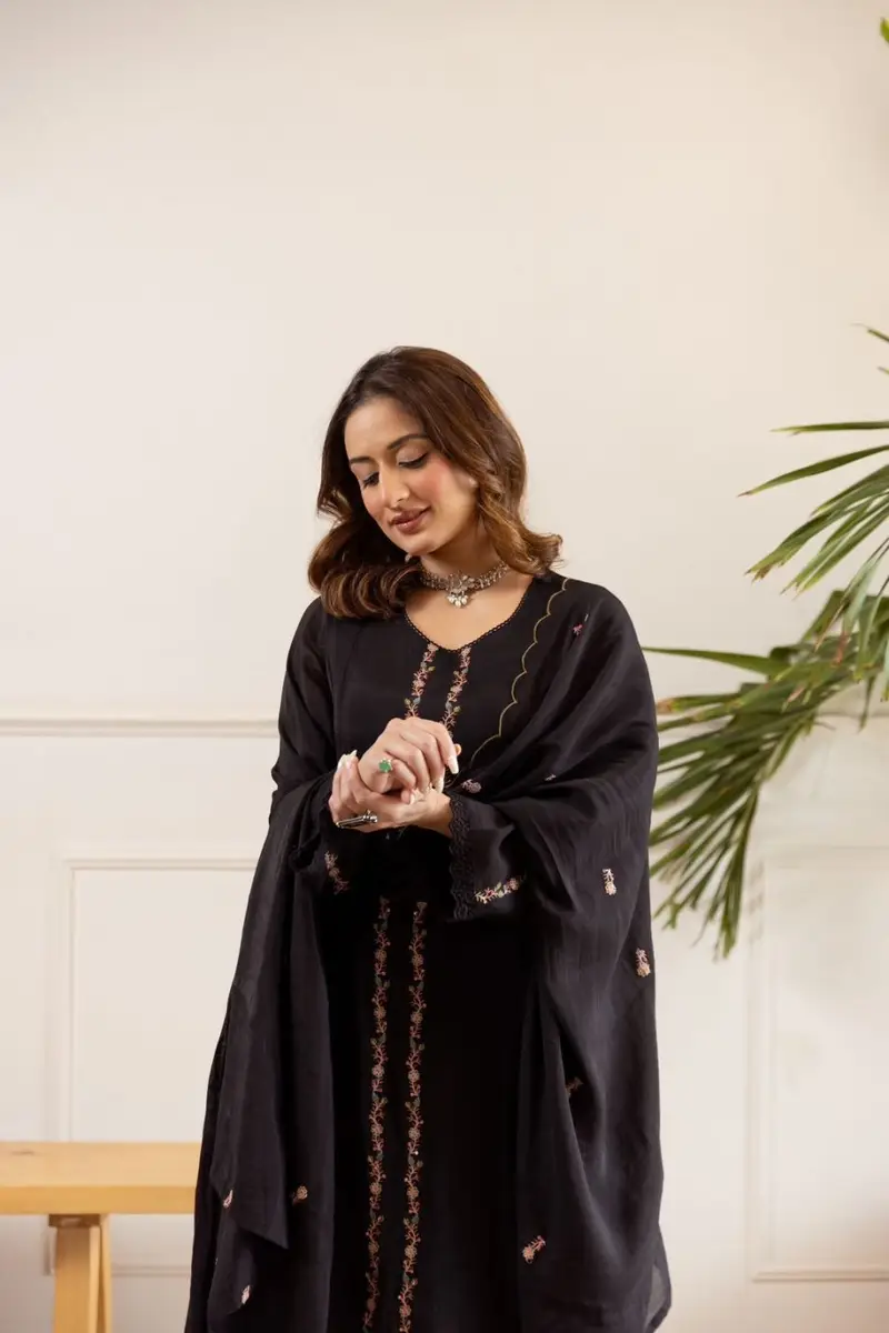 Mal Chanderi Embroidered Suit Set Mal Chanderi Embroidered Suit Set